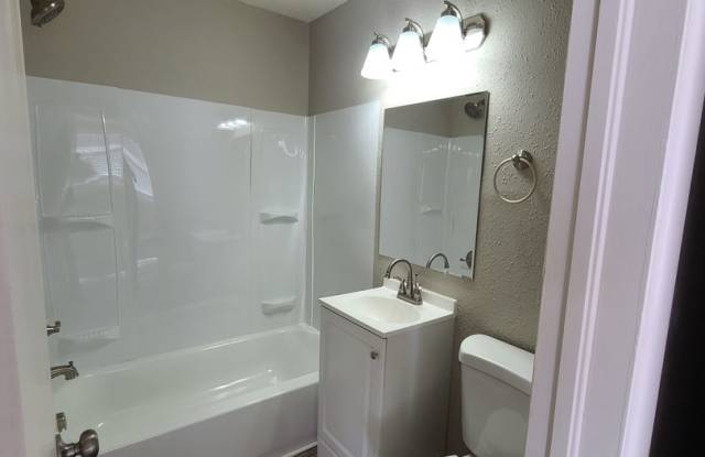 Recently Renovated Apartments, Featuring Modern Finishes, Stainless Appliances, Garage Space and Pet Friendly Gallery 3
