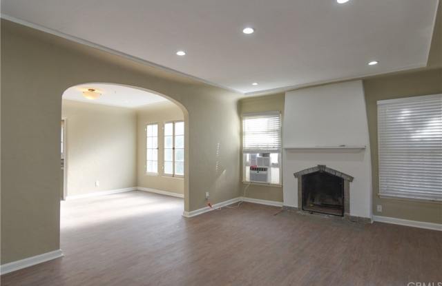 224 S Rexford Drive Gallery 3