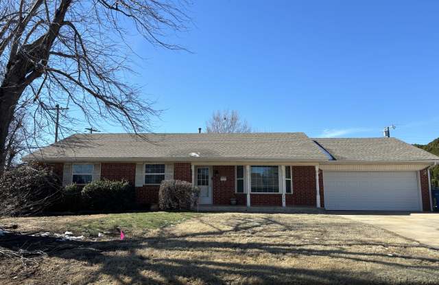 504 Holbrook - 504 Holbrook Circle, El Reno, OK 73036