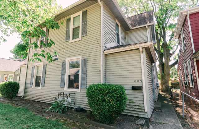 1809-1811 Morton - Four Eight photos photos