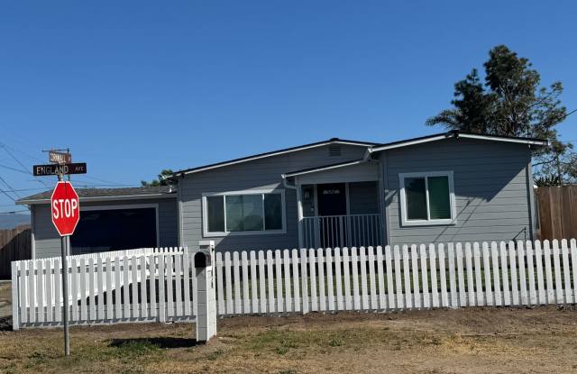 Bolsa Knolls NEWLY UPDATED 3 Bedroom / 2 Bathroom House w/ Fenced Yard & Laundry Hookups photos photos
