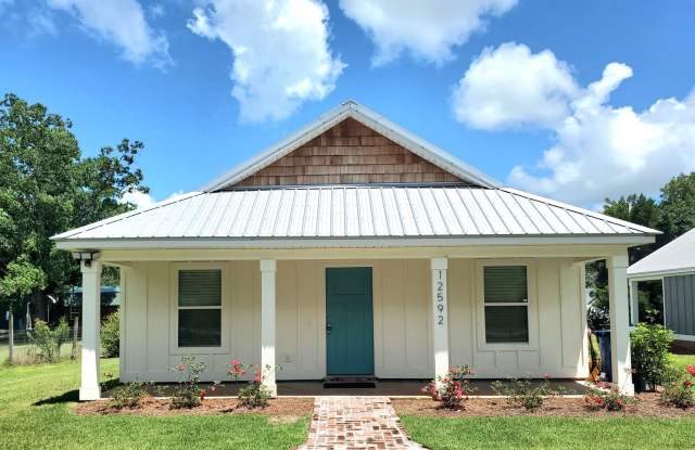 Elberta cottage awaits! photos photos