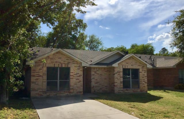 107 Pecan Hollow - 107 Pecan Hollow, Garrett, TX 75119
