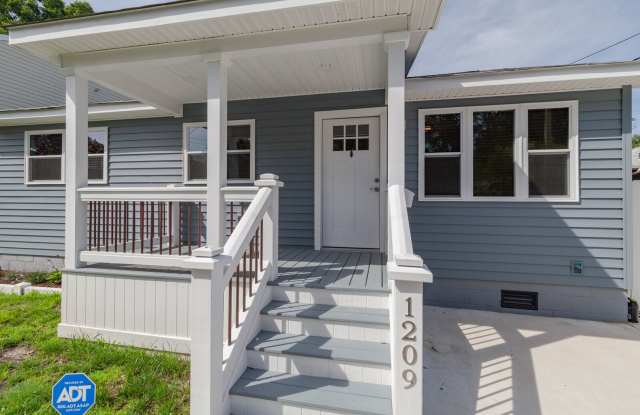 Awesome Renovated Ocean View Gem With Gorgeous Back Yard! - 1209 Oak Park Avenue, Norfolk, VA 23503