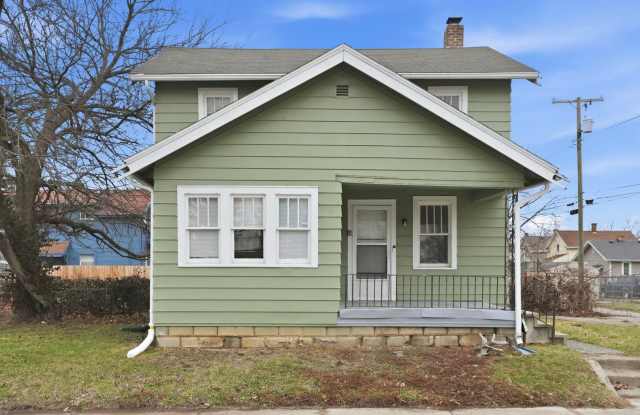 Updated 3-Bedroom Home with New Kitchen Carpet photos photos Updated 3-Bedroom Home with New Kitchen Carpet photos photos