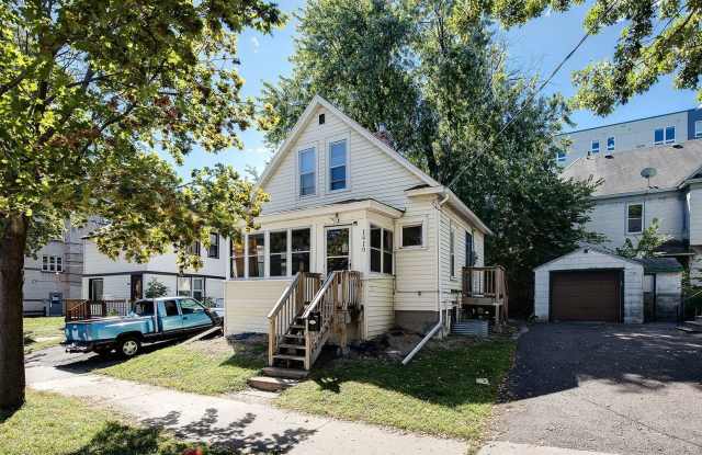 5 Bedroom 2 Bath in Single Family House in DINKY! ~ WALK TO CAMPUS! U of M 2025~ photos photos