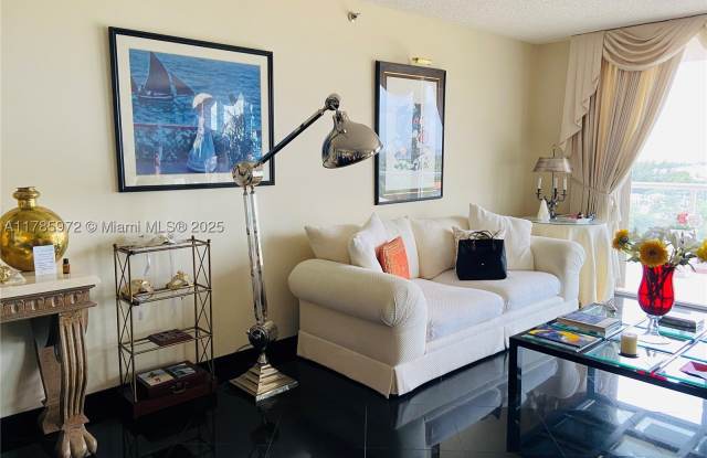 8855 Collins Ave Gallery 2