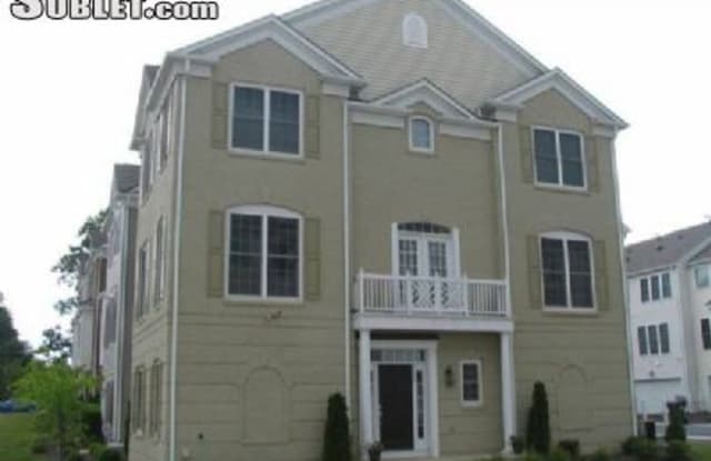 2490 Terra Cotta Cir - 2490 Terra Cotta Circle, McNair, VA 20171