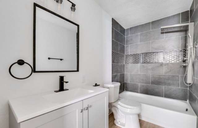 322 N Lakeview Drive Gallery 1