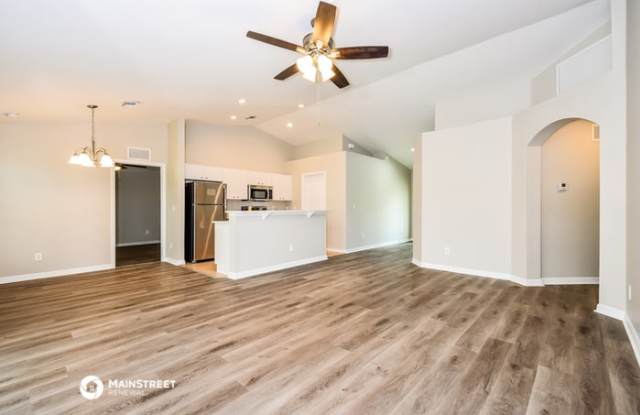 3822 Garden Boulevard Gallery 4