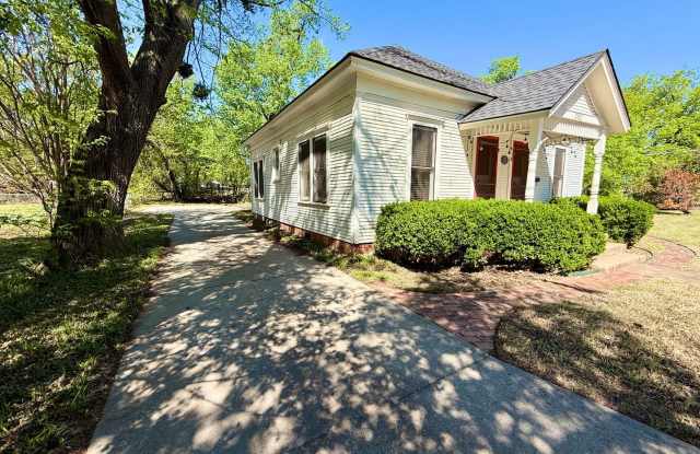 Walk to OU or Downtown - 202 South Lahoma Avenue, Norman, OK 73069