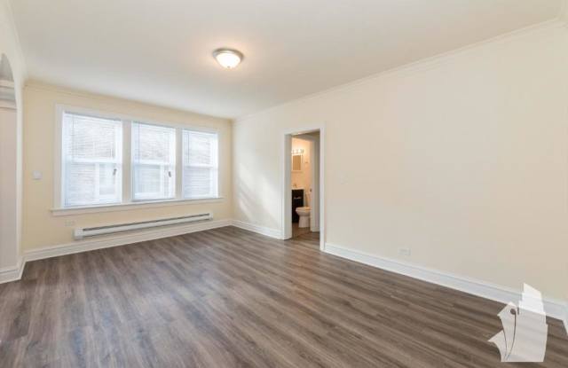 2936 West Palmer Square Gallery 4