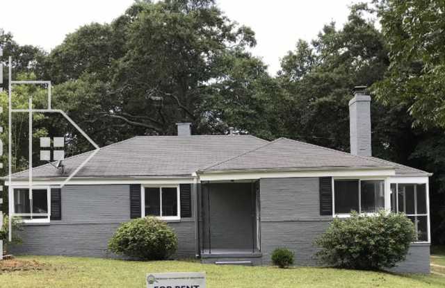 11 Ridgeway Drive — 3-Bedroom Home with Large Yard in Greenville photos photos 11 Ridgeway Drive — 3-Bedroom Home with Large Yard in Greenville photos photos