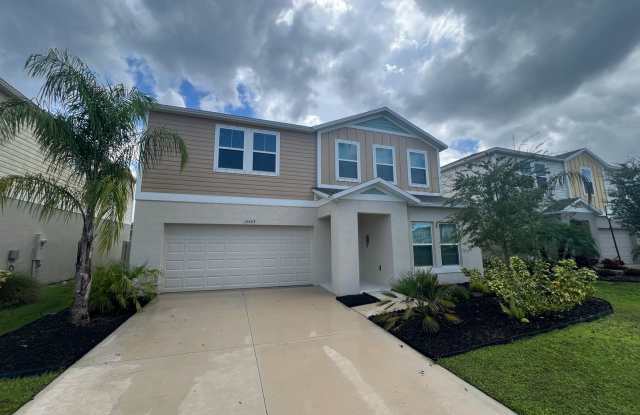 Modern 5BR/3BA Home with Resort Amenities in Crosswind Point! Gallery 1