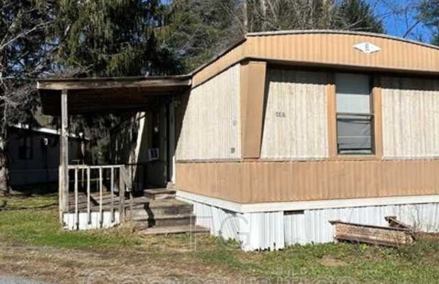 109 Tuckaway Ln - 109 Tuckaway Lane, Brevard, NC 28712