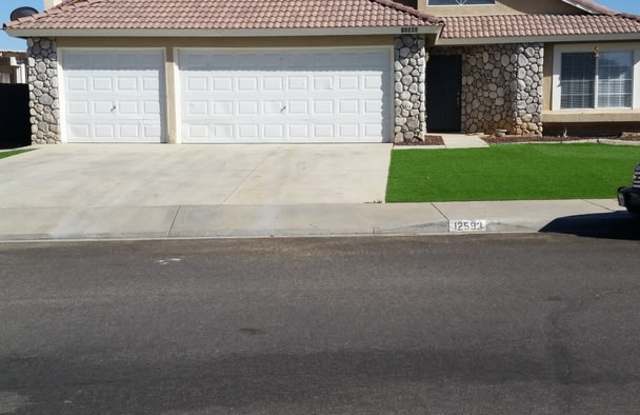 POOL FOR THE SUMMER! SPACIOUS 4 BEDROOM 3 BATH EAGLE RANCH HOME photos photos