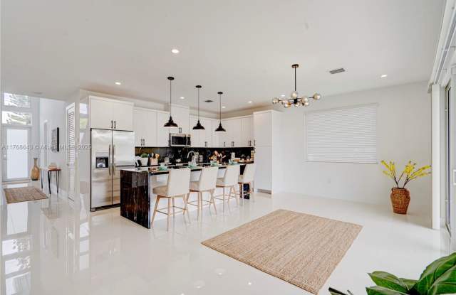 1805 Northwest 22nd Court photos photos