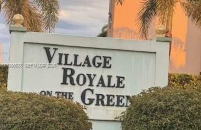 2615 NE 3rd Ct photos photos