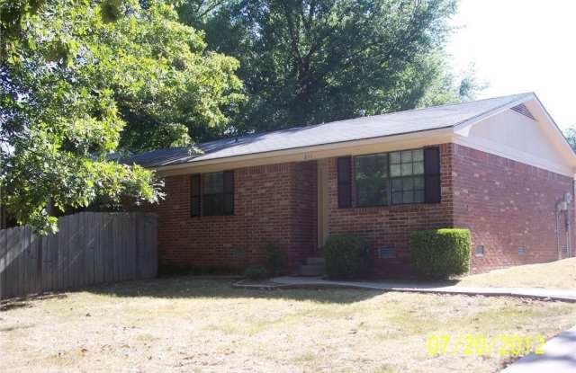 211  S Carl  ST - 211 South Carl Street, Siloam Springs, AR 72761