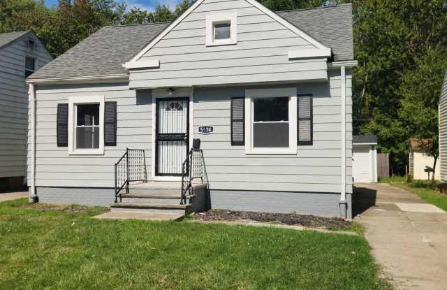 Charming 3-Bedroom Property in Prime Location - 5574 Waterbury Avenue, Maple Heights, OH 44137