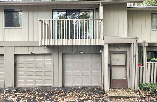 Spacious 2 Bedroom 2 Bathroom Condo in Kalamazoo - 3888 Greenleaf Circle, Kalamazoo, MI 49008