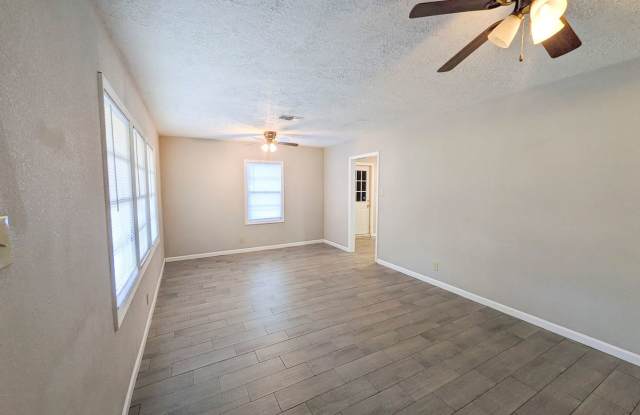2306 Butler Dr, Orange, TX 77630 Gallery 4