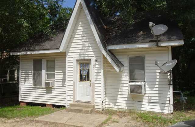 529 Webster - Pineville, one block off Main St. - 529 Webster Street, Pineville, LA 71360