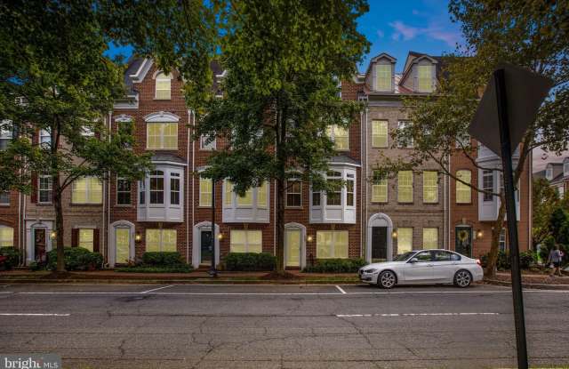 268 CAMERON STATION BOULEVARD photos photos