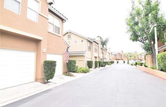 28494 Klondike Drive Gallery 2