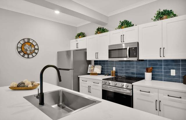 Pointe Grand Lakeland photos photos