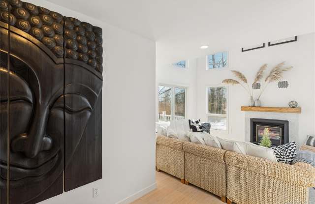 845 Budds Pond Road Gallery 2