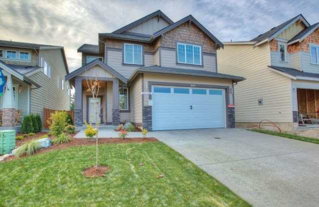 WELCOME HOME!!!! 5 Bedroom 2.5 Bath - 11622 175th Street East, South Hill, WA 98374