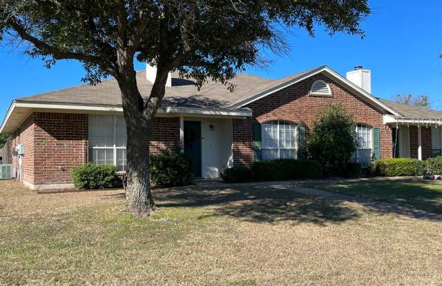 Midway ISD 2/2 Duplex photos photos