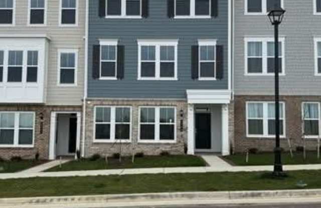 1743 RIVERBLUFF AVENUE photos photos