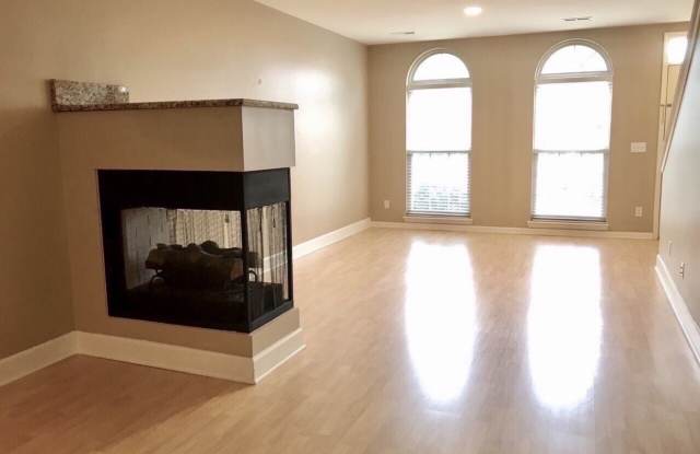 3035 Camden Dr Gallery 4