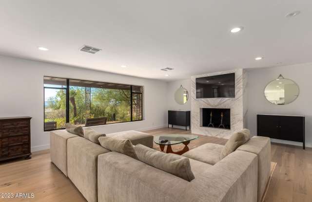 5222 N SADDLE ROCK Drive Gallery 3