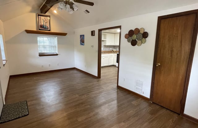 9421 East 67 Terrace - 9421 East 67th Terrace, Raytown, MO 64133