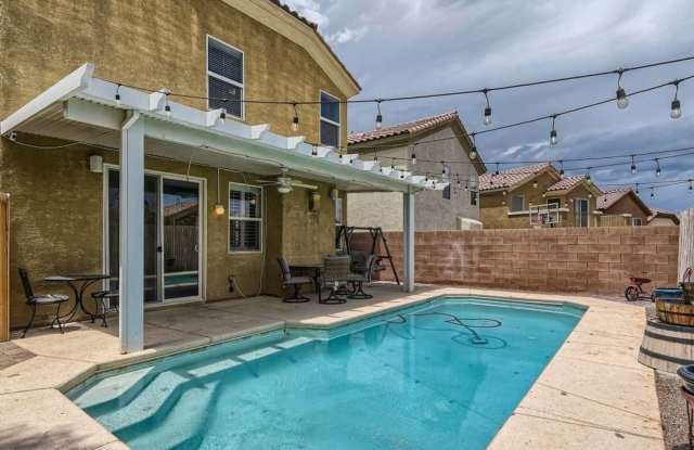 Beautiful Home w/Sparkling Pool photos photos