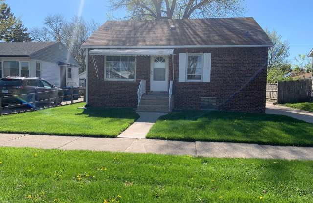 Beautiful 2 Bedroom 1Bath HOUSE, NOW $1600.00 photos photos Beautiful 2 Bedroom 1Bath HOUSE, NOW $1600.00 photos photos