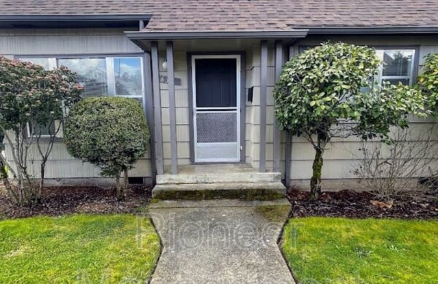 631 NE Winchester St - 631 Northeast Winchester Street, Roseburg, OR 97470
