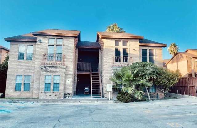 205 Martingale Ln - 205 Martingale, Laredo, TX 78041