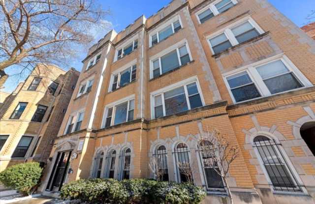 3449 N Elaine Place, Gallery 1