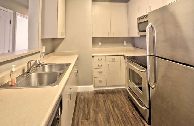 Beautiful 1Bedroom Condo Walking Distance to BART! Gallery 3