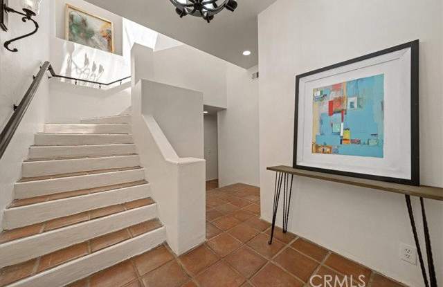 1046 Oro Street Gallery 2