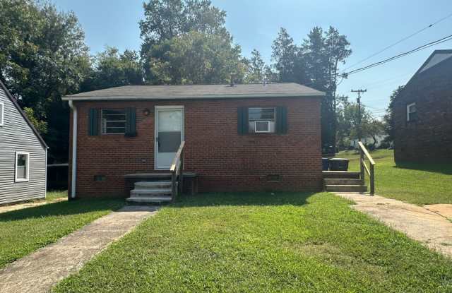 3 Bedroom/1 bath home Gallery 1