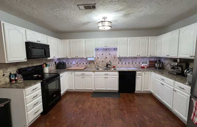 115 North Ridge Dr. Gallery 4