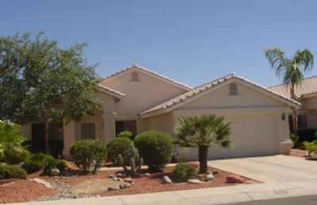 AVAILABLE NOW!!! - 1711 East Redfield Road, Gilbert, AZ 85234