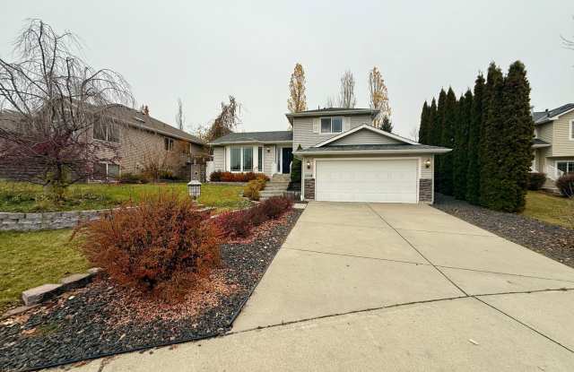 Stunning 3 Bed 2 Bath Eagle Ridge Home w/ Large Fenced Backyard and Raised Deck! photos photos