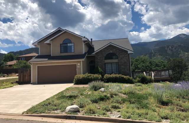 338 Sutherland Pl - 338 Sutherland Place, Manitou Springs, CO 80829