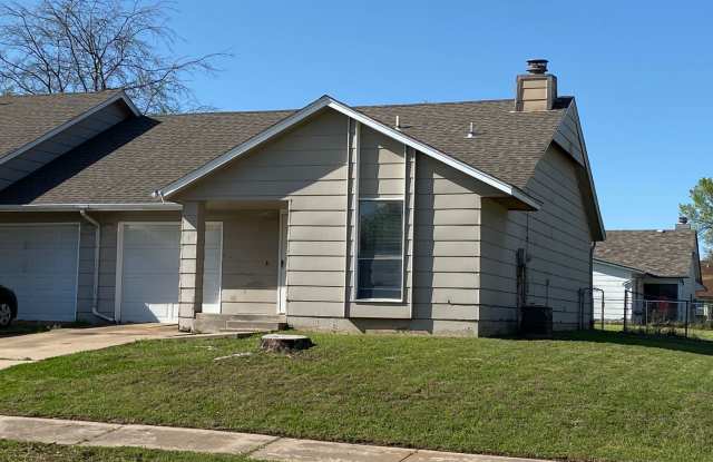 Broken Arrow duplex: 3 bedroom Duplex! Gallery 1